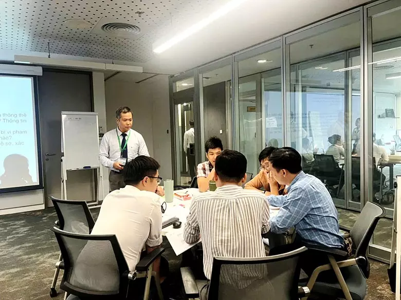 Thảo luận nhóm